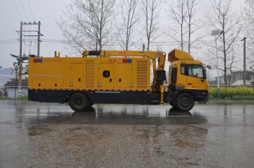 REV5161TPS5 High Flow Drainage Vehicle