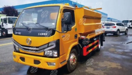 Dongfeng clean water tank volume 2.5 cbm, sewage tank volume 3cbm