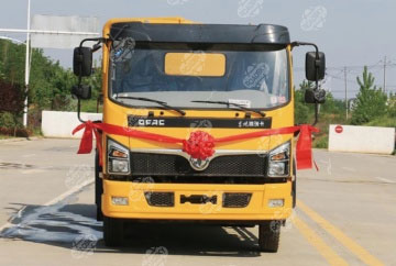 Dongfeng clean water tank volume 2cbm, sewage tank volume 8cbm