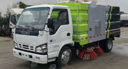 ISUZU Sweeper Truck 5.5 cbm 75kw 98 HP