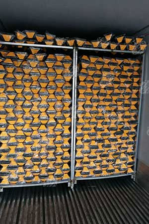 Parking Lot Rubber Wheel Stopper Packing & Delivery