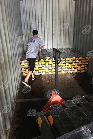 Parking Lot Rubber Wheel Stopper Packing & Delivery