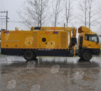 REV5161TPS5 High Flow Drainage Vehicle