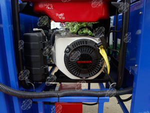 RS-100 Asphalt Crack Sealing Machine Diesel Tank Inlet