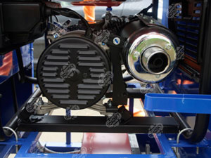 RS-100 Asphalt Crack Sealing Machine Engine