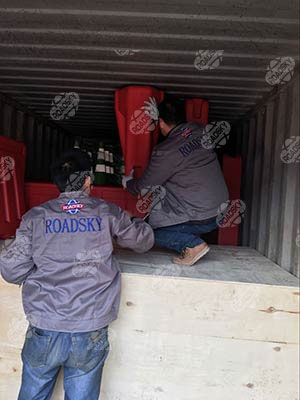 Water Filled Road Barrier Packing & Delivery