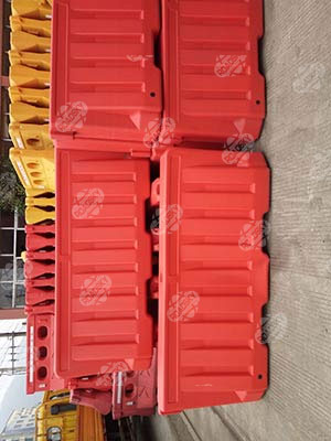 Water Filled Road Barrier Packing & Delivery